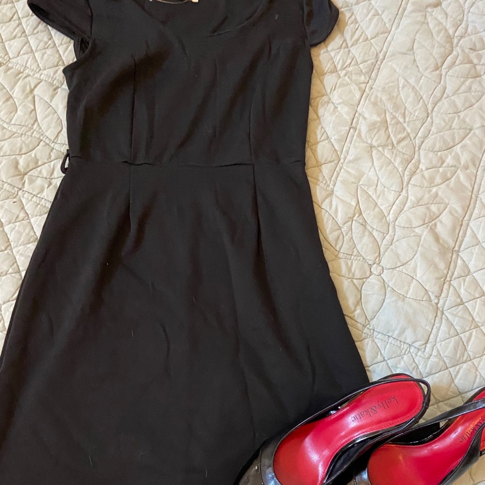 Black cap sleeve dress